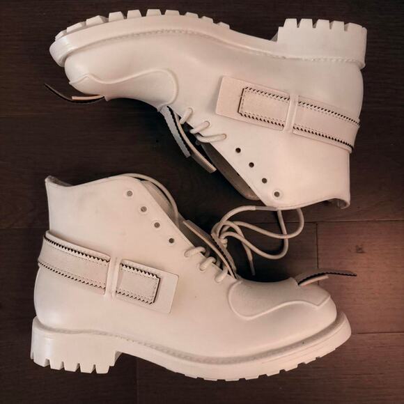 JOHN MOORE + TAKAHIRO MIYASHITA THE SOLOIST RUGGED BOOTS - WHITE - Picture 1 of 8